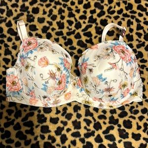 Victoria’s Secret floral bra nwt